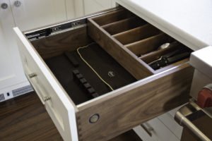 Double cutlery tray